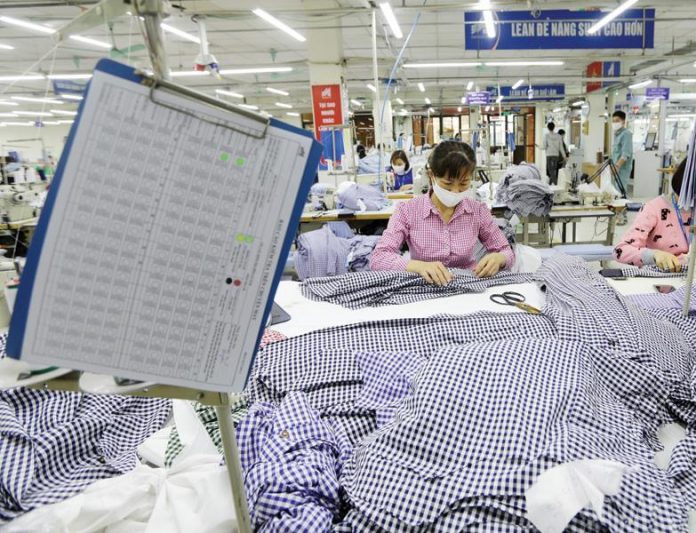 det-may-khong-che-don-hang-gia-tri-thap1606669822