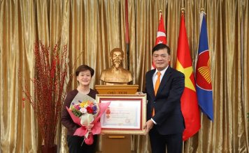Tôn vinh những đóng góp của cựu Đại sứ Singapore tại Việt Nam